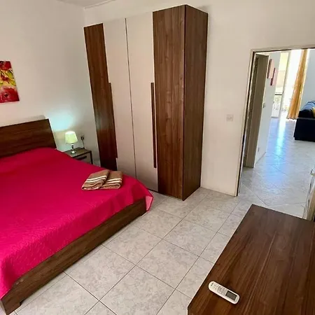 Sea View And Valley View Flat In Apartman