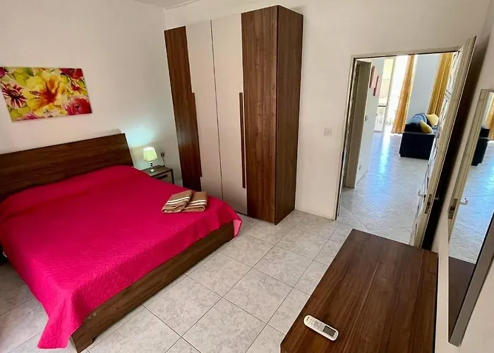 Sea View And Valley View Flat In Appartement