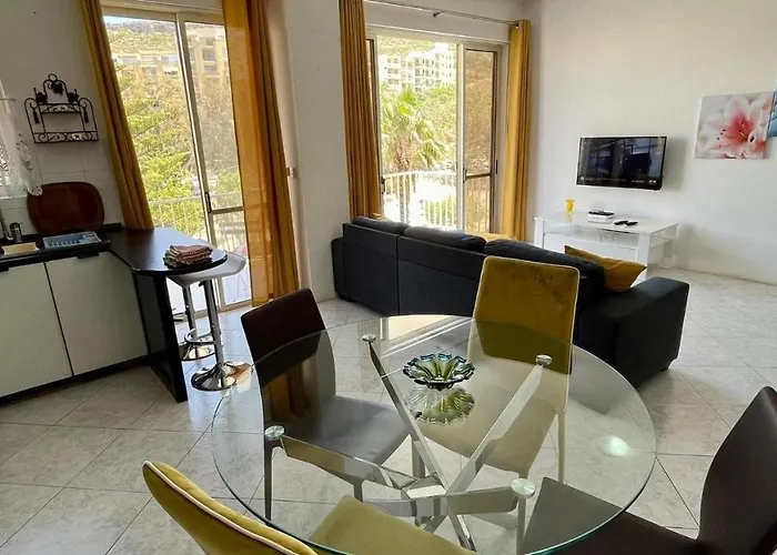 Appartement Sea View And Valley View Flat In